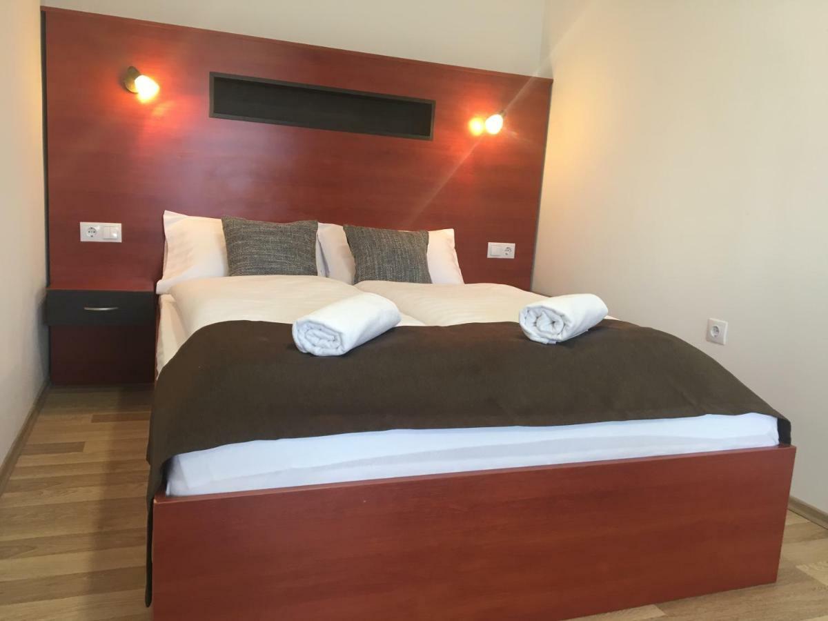 F&M Apartman Eger Luaran gambar