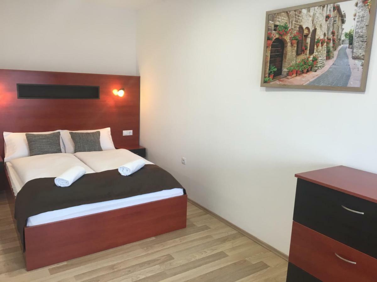 F&M Apartman Eger Luaran gambar