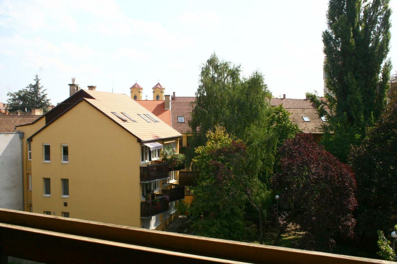 F&M Apartman Eger Luaran gambar